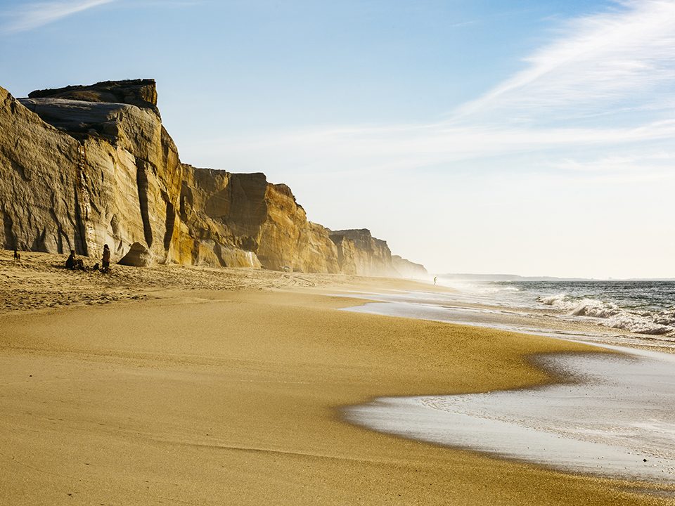 Praia 3 to 5km from the Villa