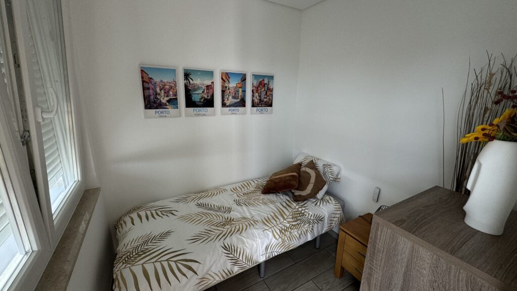 Small Space with 1 bed 90cm