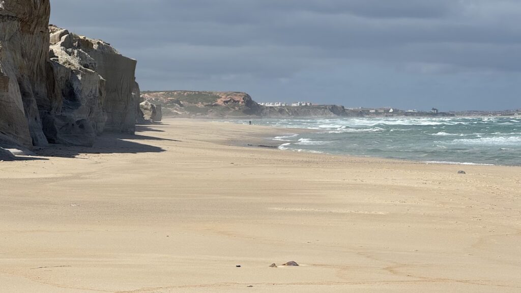 Praia 3 to 5km from the Villa